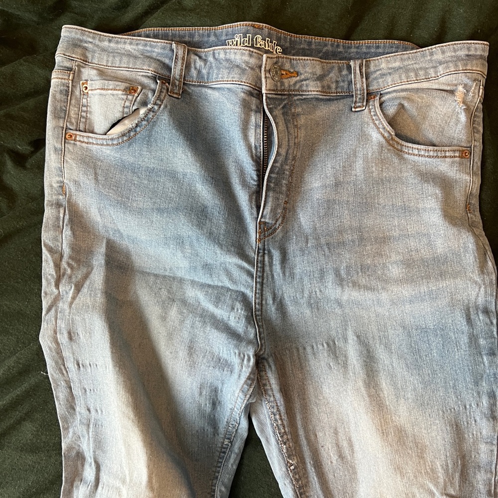 Stretchy skinny blue jeans